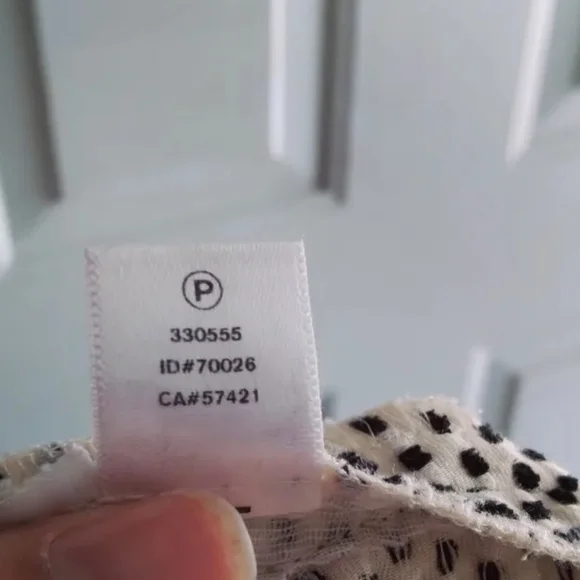 Ann Taylor Loft Textured Dress Shorts, size 12 - Picture 9 of 9